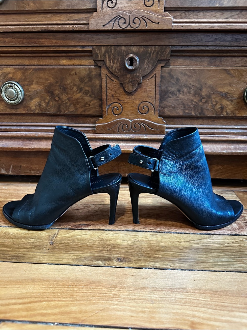 Vince Women's Black Aden Open-Toe Leather Slingback Heels 7.5. Made in Italy - Picture 4 of 5